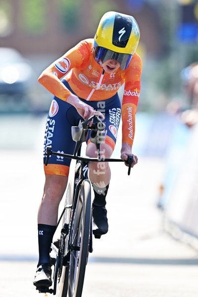Netherlands' Nienke Vinke crosses the finish line to win the Women U23 Individual Time Trial race (22km) at the cycling UEC Road European Championships, in Ljubljana, Slovenia, on Wednesday 7 October 2026. The UEC Road European Championships are taking place from 02 to 07 October in Ljubljana,…