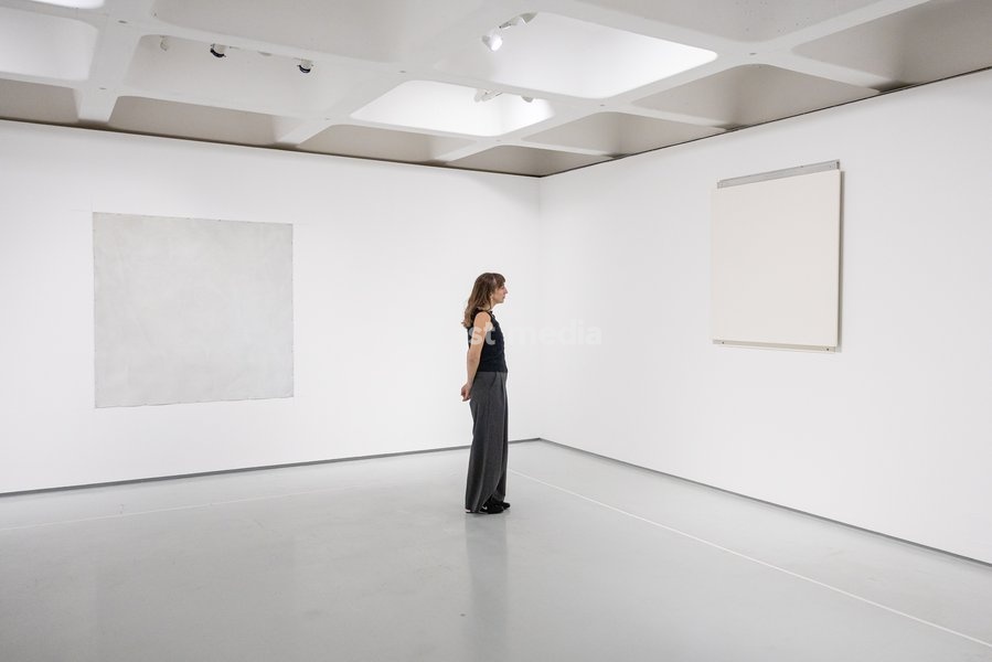 Orrin, 1967 (left) and Attendant, 1984 (right) on display at Robert Ryman: The Real Thing at the Barbican Art Gallery, London, UK, on 7 October 2026. The first significant UK exhibition of American minimalist and conceptual painter Robert Ryman (1930–2019) in over 30 years brings together six…