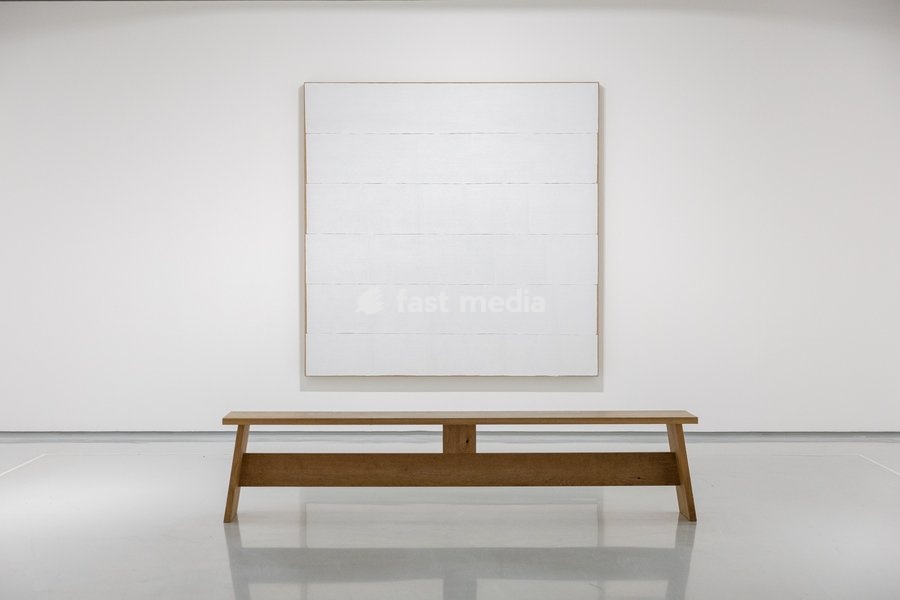 The Painting of the Mysterious Shadow, 1966 on display at Robert Ryman: The Real Thing at the Barbican Art Gallery, London, UK, on 7 October 2026. The first significant UK exhibition of American minimalist and conceptual painter Robert Ryman (1930–2019) in over 30 years brings together six decades…