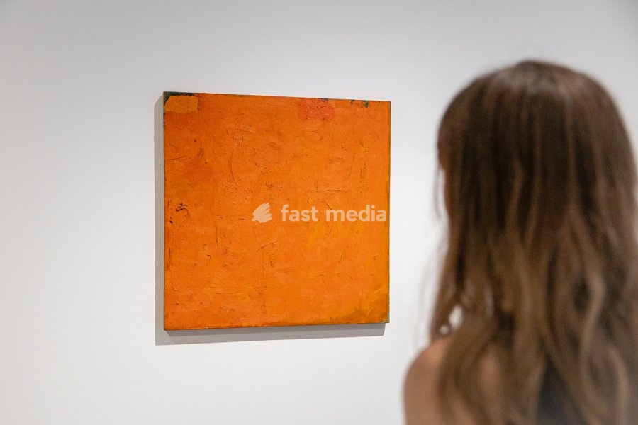 Untitled (orange painting), 1955 and 1959 on display at Robert Ryman: The Real Thing at the Barbican Art Gallery, London, UK, on 7 October 2026. The first significant UK exhibition of American minimalist and conceptual painter Robert Ryman (1930–2019) in over 30 years brings together six decades of…