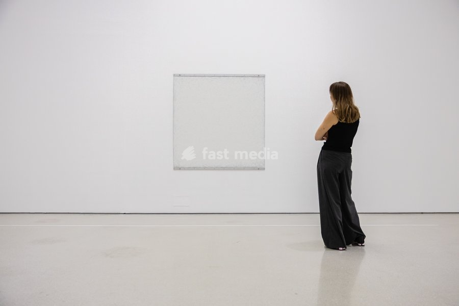 Post [State 2], 1981 on display at Robert Ryman: The Real Thing at the Barbican Art Gallery, London, UK, on 7 October 2026. The first significant UK exhibition of American minimalist and conceptual painter Robert Ryman (1930–2019) in over 30 years brings together six decades of work, on view from 8…