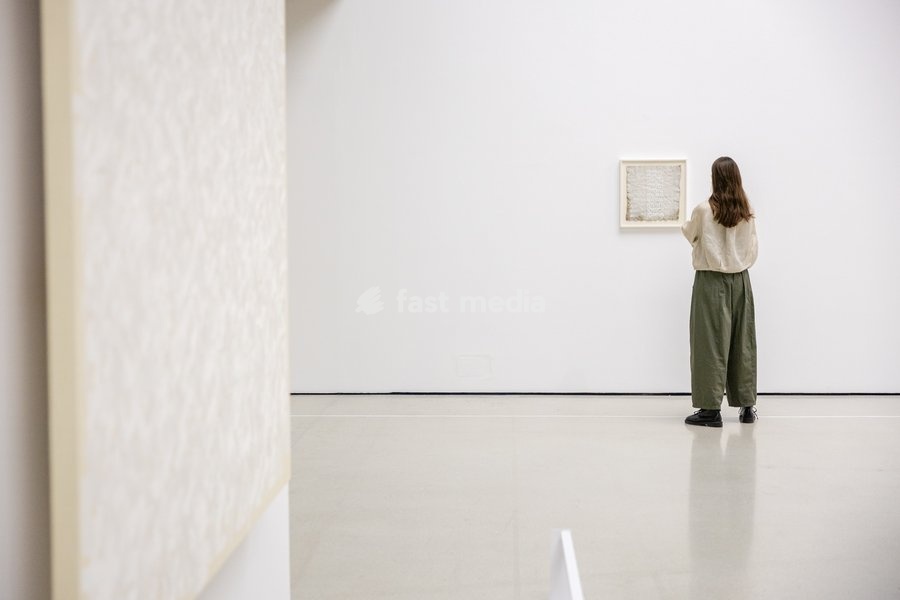 Untitled, ca 1961 on display at Robert Ryman: The Real Thing at the Barbican Art Gallery, London, UK, on 7 October 2026. The first significant UK exhibition of American minimalist and conceptual painter Robert Ryman (1930–2019) in over 30 years brings together six decades of work, on view from 8…