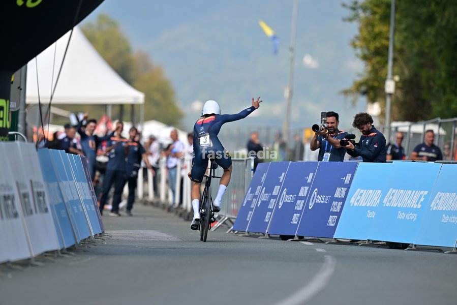 Spain's Hector Alvarez Martinez crosses the finish line to win the Men U23 Individual Time Trial race (22km) at the cycling UEC Road European Championships, in Ljubljana, Slovenia, on Wednesday 7 October 2026. The UEC Road European Championships are taking place from 02 to 07 October in Ljubljana,…