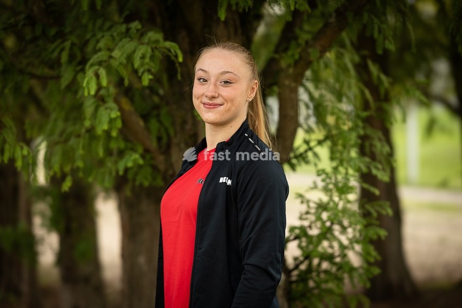 Belgian Lisa Vaelen poses for the photographer at a press moment of Belgium's artistic gymnastics team, Wednesday 7 October 2026, in Gent, ahead of the Worlds Championships in Rotterdam from 17 to 25 October 2026
