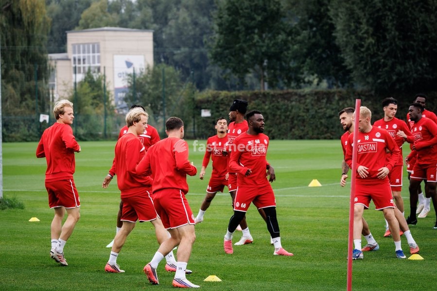 Kortrijk's players pictured in action during a training session of Belgian soccer team KV Kortrijk, Wednesday 7 October 2026 in Kortrijk. The club appointed Austrian Beichler as new head coach
