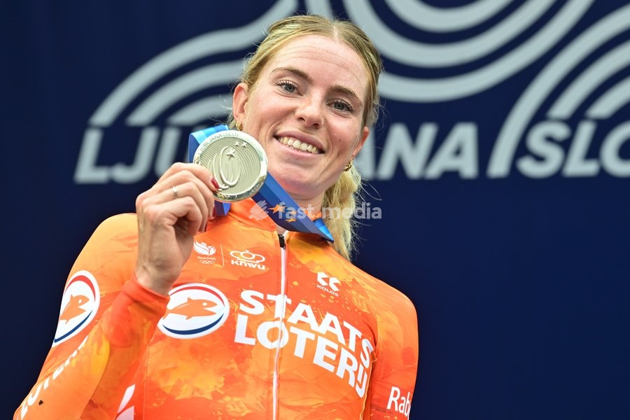 Netherlands' Demi Vollering , winner of the silver medal celebrates on the podium of the Women Elite Individual Time Trial race (22km) at the cycling UEC Road European Championships, in Ljubljana, Slovenia, on Wednesday 7 October 2026. The UEC Road European Championships are taking place from 02 to…