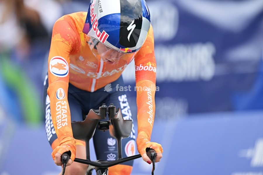 Netherlands' Demi Vollering crosses the finish line of the Women Elite Individual Time Trial race (22km) at the cycling UEC Road European Championships, in Ljubljana, Slovenia, on Wednesday 7 October 2026. The UEC Road European Championships are taking place from 02 to 07 October in Ljubljana,…