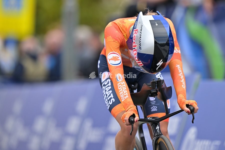 Netherlands' Demi Vollering crosses the finish line of the Women Elite Individual Time Trial race (22km) at the cycling UEC Road European Championships, in Ljubljana, Slovenia, on Wednesday 7 October 2026. The UEC Road European Championships are taking place from 02 to 07 October in Ljubljana,…