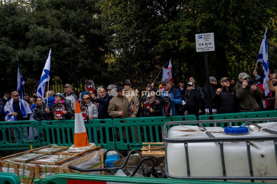 A pro-Palestine student march travelled from Lincoln’s Inn Fields towards Russell Square, where pro-Israel counter-protesters gathered with Israeli flags and placards. The counter-protest disrupted the student demonstration as police maintained a presence and kept the two groups separated
