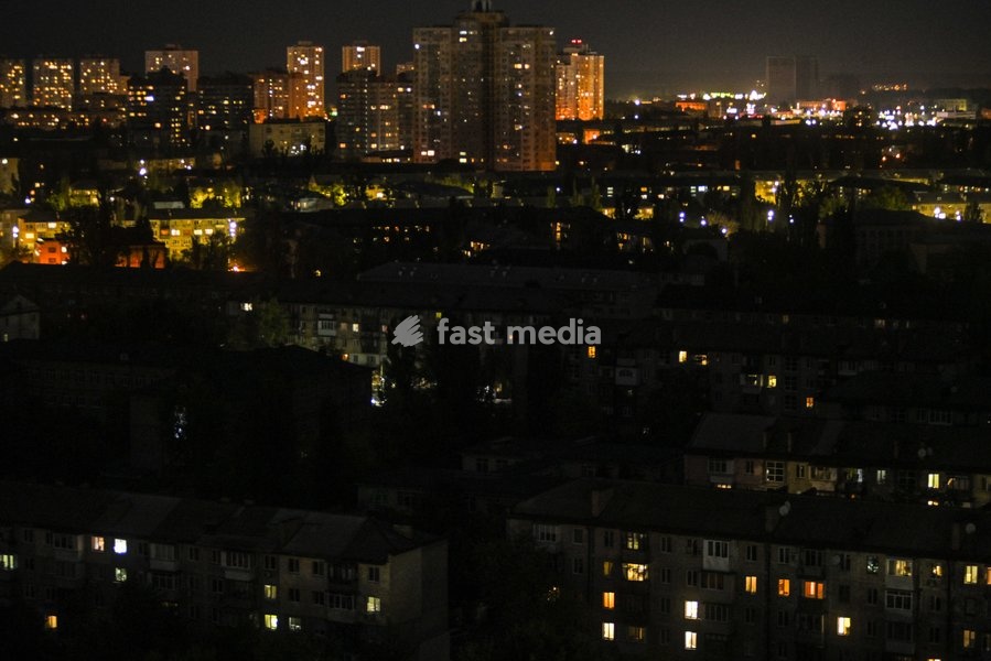A view of the city during power outages, Kyiv, Ukraine, on October 6, 2026. Hourly electricity outage schedules were introduced in the capital and several regions of Ukraine following Russian attacks on energy infrastructure