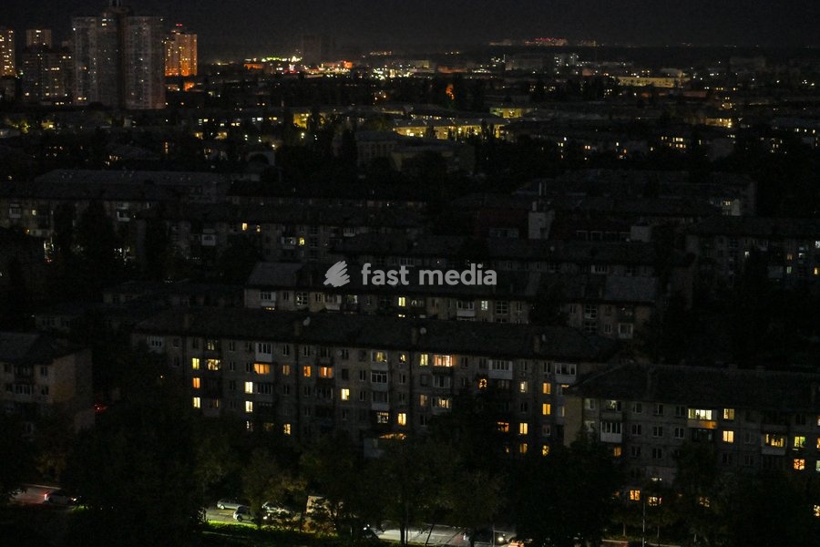 A view of the city during power outages, Kyiv, Ukraine, on October 6, 2026. Hourly electricity outage schedules were introduced in the capital and several regions of Ukraine following Russian attacks on energy infrastructure