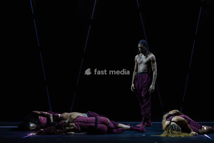 Dancers from Acosta Danza perform during Cuban Baroque at Sadler's Wells Theatre, London, UK, on 7 October 2026. The double bill, under the artistic direction of Carlos Acosta, blends Baroque artistry with Cuban dance across two works: Pearls, a world premiere choreographed by Andonis Foniadakis,…