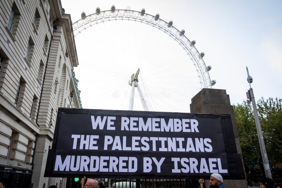 A pro-Palestine silent funeral procession took place in Central London, with demonstrators walking in silence to remember Palestinians killed in the conflict in Gaza. Participants carried Palestinian flags and placards, while some held a coffin and others carried effigies wrapped in burial shrouds,…