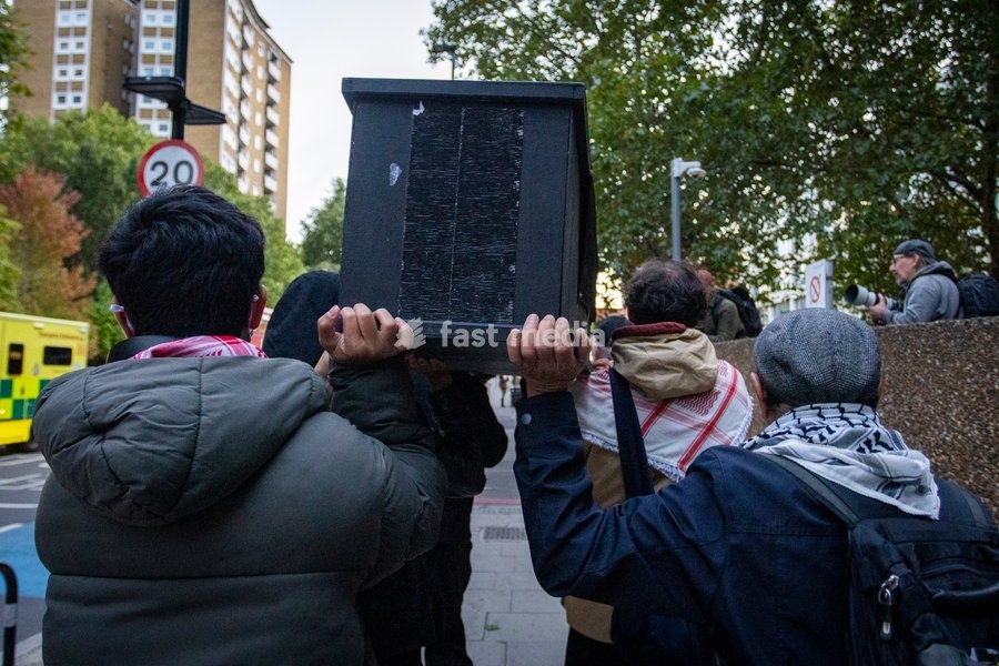 A pro-Palestine silent funeral procession took place in Central London, with demonstrators walking in silence to remember Palestinians killed in the conflict in Gaza. Participants carried Palestinian flags and placards, while some held a coffin and others carried effigies wrapped in burial shrouds,…