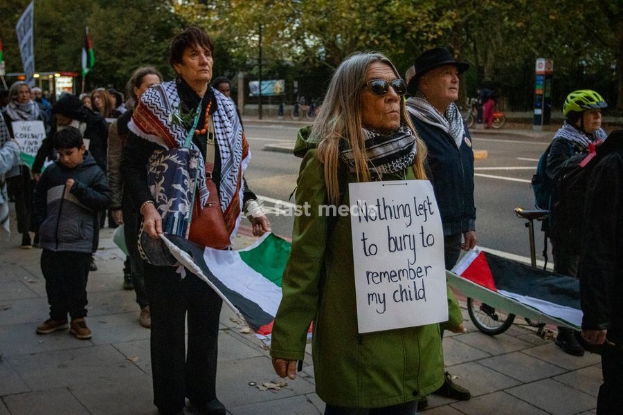 A pro-Palestine silent funeral procession took place in Central London, with demonstrators walking in silence to remember Palestinians killed in the conflict in Gaza. Participants carried Palestinian flags and placards, while some held a coffin and others carried effigies wrapped in burial shrouds,…