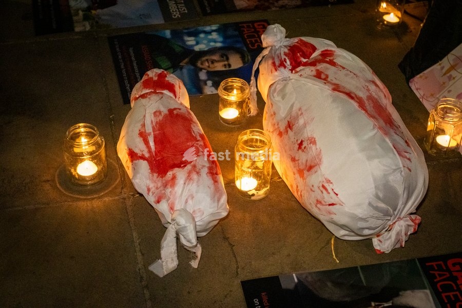 A pro-Palestine silent funeral procession took place in Central London, with demonstrators walking in silence to remember Palestinians killed in the conflict in Gaza. Participants carried Palestinian flags and placards, while some held a coffin and others carried effigies wrapped in burial shrouds,…