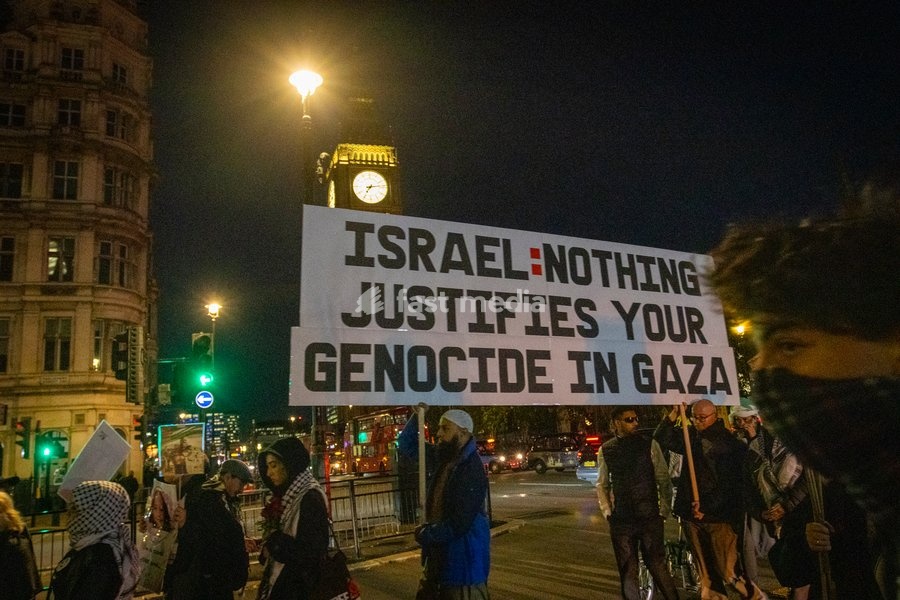 A pro-Palestine silent funeral procession took place in Central London, with demonstrators walking in silence to remember Palestinians killed in the conflict in Gaza. Participants carried Palestinian flags and placards, while some held a coffin and others carried effigies wrapped in burial shrouds,…