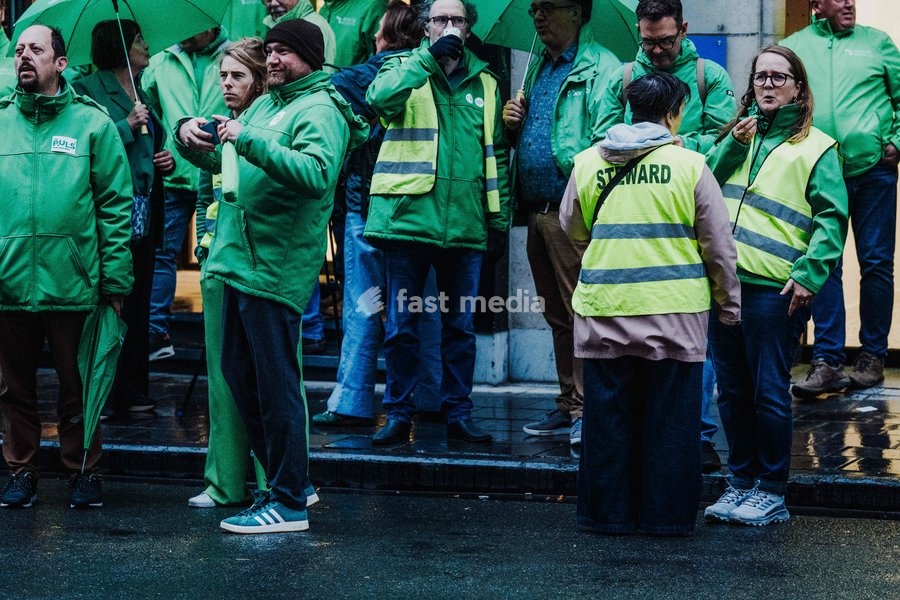 Protestors pictured in front of the headquarters of conservative Flemish nationalist party N-VA during a national manifestation against the Federal Government's budgetary measures, under the 'Keep your hands out of our pockets!' (Blijf uit onze zakken! - Pas dans nos poches) moniker, organised by…