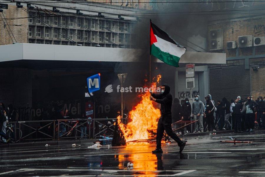 Protestors and riot police face off at a national manifestation against the Federal Government's budgetary measures, under the 'Keep your hands out of our pockets!' (Blijf uit onze zakken! - Pas dans nos poches) moniker, organised by the trade unions on Friday 9 October 2026 in Brussels