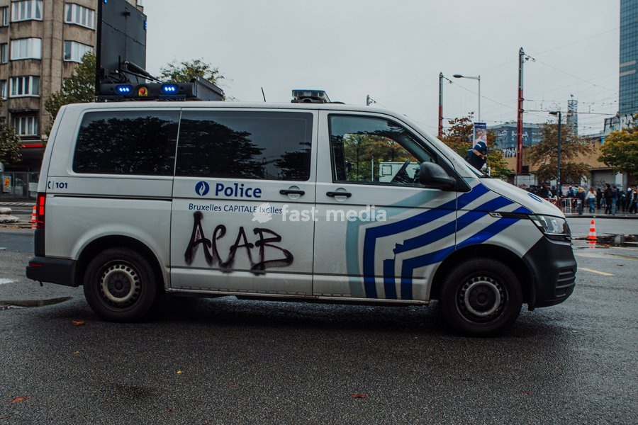 Protestors and riot police face off at a national manifestation against the Federal Government's budgetary measures, under the 'Keep your hands out of our pockets!' (Blijf uit onze zakken! - Pas dans nos poches) moniker, organised by the trade unions on Friday 9 October 2026 in Brussels