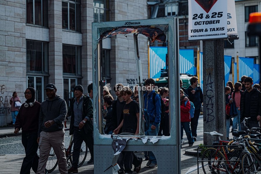 Property damage pictured afterwards a national manifestation against the Federal Government's budgetary measures, under the 'Keep your hands out of our pockets!' (Blijf uit onze zakken! - Pas dans nos poches) moniker, organised by the trade unions on Friday 9 October 2026 in Brussels