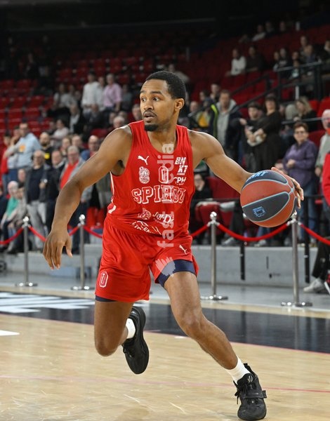 Spirou's Nigel Hawkins controls the ball during a basketball match between Spirou Charleroi and CityX Mons-Hainaut, Friday 9 October 2026 in Charleroi, on the opening day of the 'BNXT League' Belgian and Dutch first division basket championships