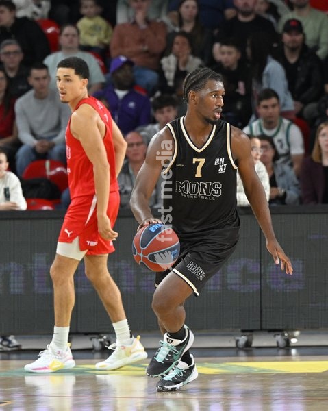 Mons' Kylian Mpete controls the ball during a basketball match between Spirou Charleroi and CityX Mons-Hainaut, Friday 9 October 2026 in Charleroi, on the opening day of the 'BNXT League' Belgian and Dutch first division basket championships