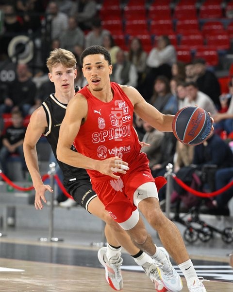 Spirou's Adedayo Polet controls the ball during a basketball match between Spirou Charleroi and CityX Mons-Hainaut, Friday 9 October 2026 in Charleroi, on the opening day of the 'BNXT League' Belgian and Dutch first division basket championships