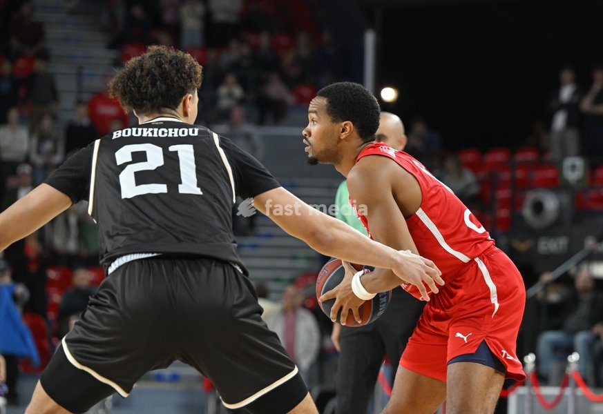 Mons' Younes Boukichou and Spirou's Nigel Hawkins fight for the ball during a basketball match between Spirou Charleroi and CityX Mons-Hainaut, Friday 9 October 2026 in Charleroi, on the opening day of the 'BNXT League' Belgian and Dutch first division basket championships