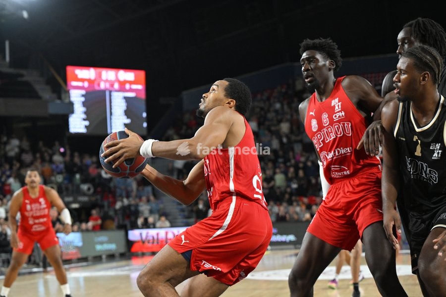 Spirou's Nigel Hawkins pictured during a basketball match between Spirou Charleroi and CityX Mons-Hainaut, Friday 9 October 2026 in Charleroi, on the opening day of the 'BNXT League' Belgian and Dutch first division basket championships