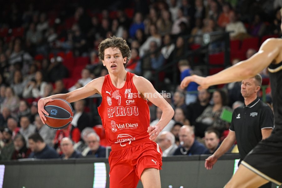 Spirou's Jules Rotsaert controls the ball during a basketball match between Spirou Charleroi and CityX Mons-Hainaut, Friday 9 October 2026 in Charleroi, on the opening day of the 'BNXT League' Belgian and Dutch first division basket championships
