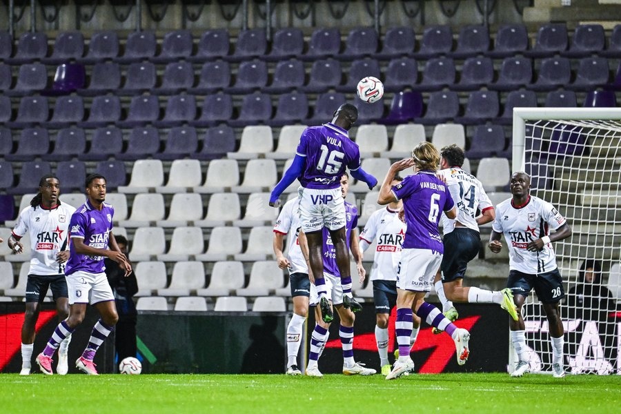 Beerschot's Arnold Vula pictured in action during a soccer match between Beerschot VA and RFC Liège, on Saturday 10 October 2026 in Antwerp, on day 7 of the 2026-2027 'Challenger Pro League' second division of the Belgian championship