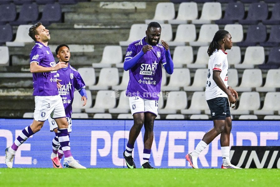 Beerschot's Arnold Vula reacts during a soccer match between Beerschot VA and RFC Liège, on Saturday 10 October 2026 in Antwerp, on day 7 of the 2026-2027 'Challenger Pro League' second division of the Belgian championship