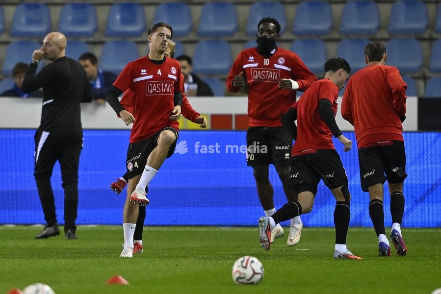 Kortrijk's players pictured before a soccer match between KRC Genk and KV Kortrijk, Saturday 10 October 2026 in Genk, on day 8 of the 2026-2027 'Jupiler Pro League' first division of the Belgian championship, in Genk
