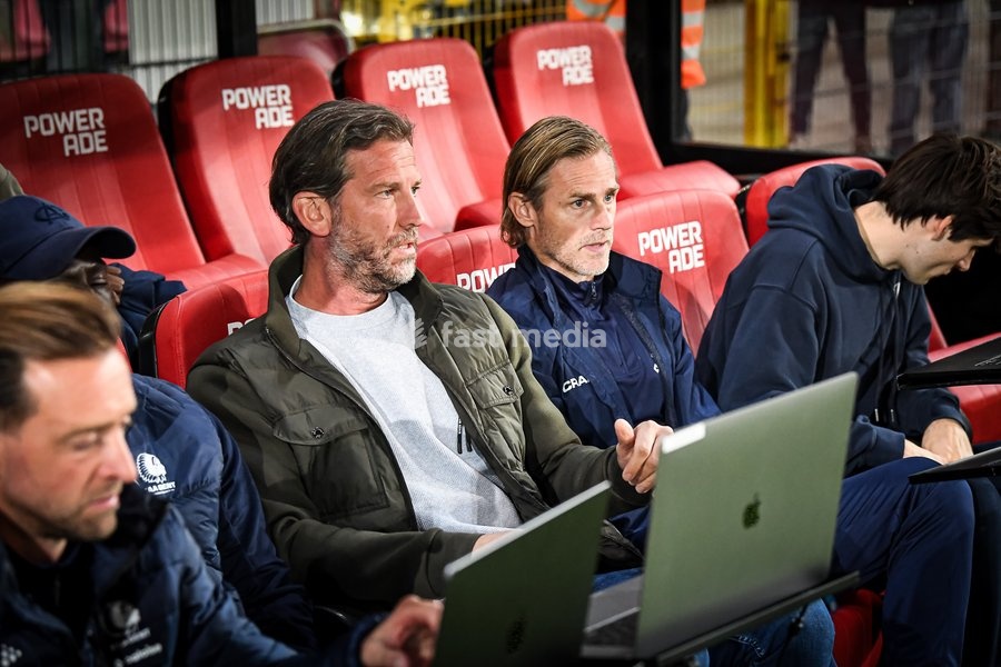 Gent's head coach Rik De Mil and Gent's assistant coach Hans Cornelis pictured before a soccer match between SV Zulte Waregem and Kaa Gent, Saturday 10 October 2026 in Waregem, on day 8 of the 2026-2027 'Jupiler Pro League' first division of the Belgian championship, in Waregem
