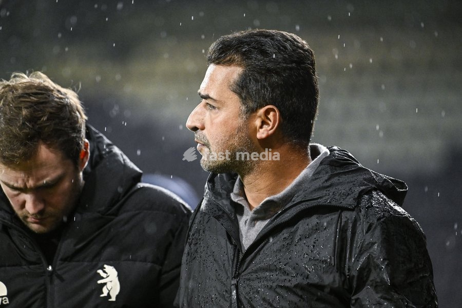 Beerschot's head coach Mohamed Messoudi pictured during a soccer match between Beerschot VA and RFC Liège, on Saturday 10 October 2026 in Antwerp, on day 7 of the 2026-2027 'Challenger Pro League' second division of the Belgian championship