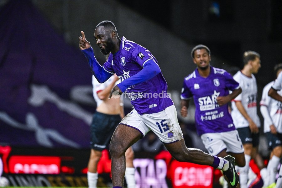 Beerschot's Arnold Vula celebrates after scoring during a soccer match between Beerschot VA and RFC Liège, on Saturday 10 October 2026 in Antwerp, on day 7 of the 2026-2027 'Challenger Pro League' second division of the Belgian championship