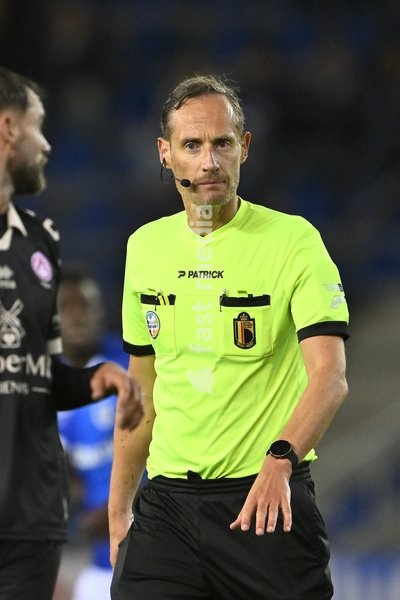 referee Wim Smet pictured during a soccer match between KRC Genk and KV Kortrijk, Saturday 10 October 2026 in Genk, on day 8 of the 2026-2027 'Jupiler Pro League' first division of the Belgian championship, in Genk