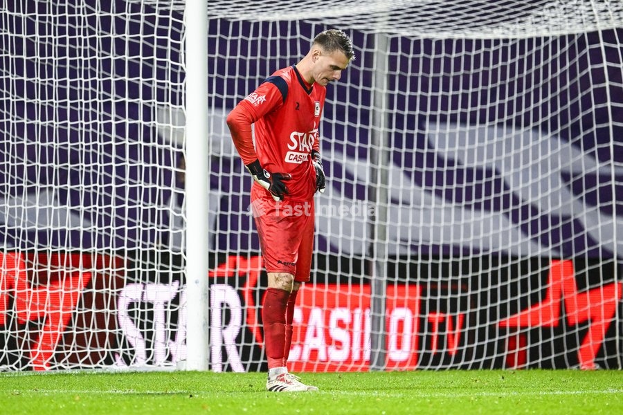 Liege's goalkeeper Oregan Ravet looks dejected during a soccer match between Beerschot VA and RFC Liège, on Saturday 10 October 2026 in Antwerp, on day 7 of the 2026-2027 'Challenger Pro League' second division of the Belgian championship