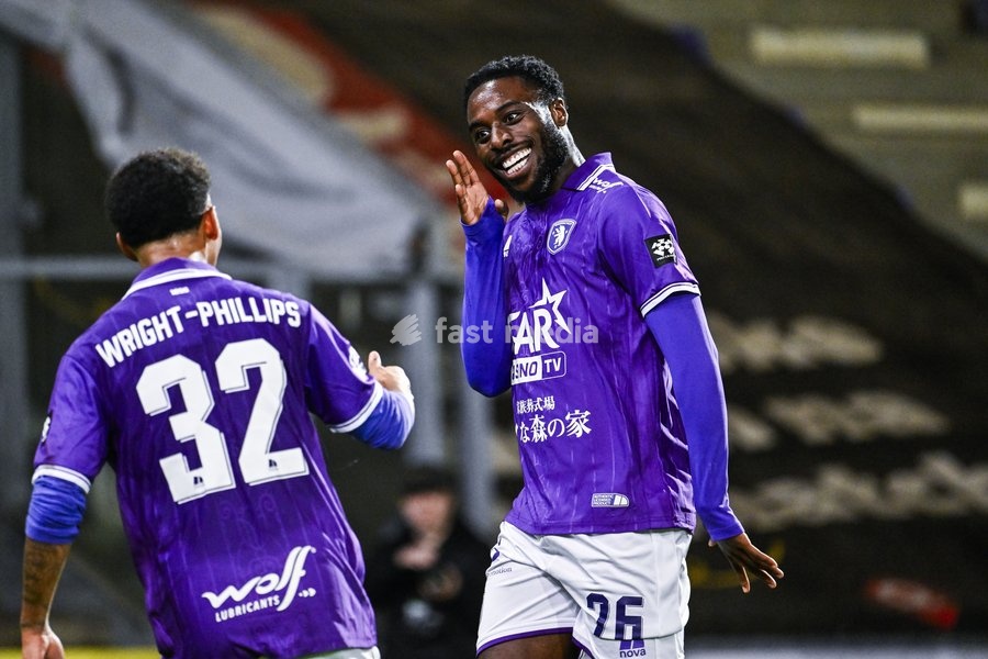 Beerschot's Dennis Gyamfi celebrates after scoring during a soccer match between Beerschot VA and RFC Liège, on Saturday 10 October 2026 in Antwerp, on day 7 of the 2026-2027 'Challenger Pro League' second division of the Belgian championship