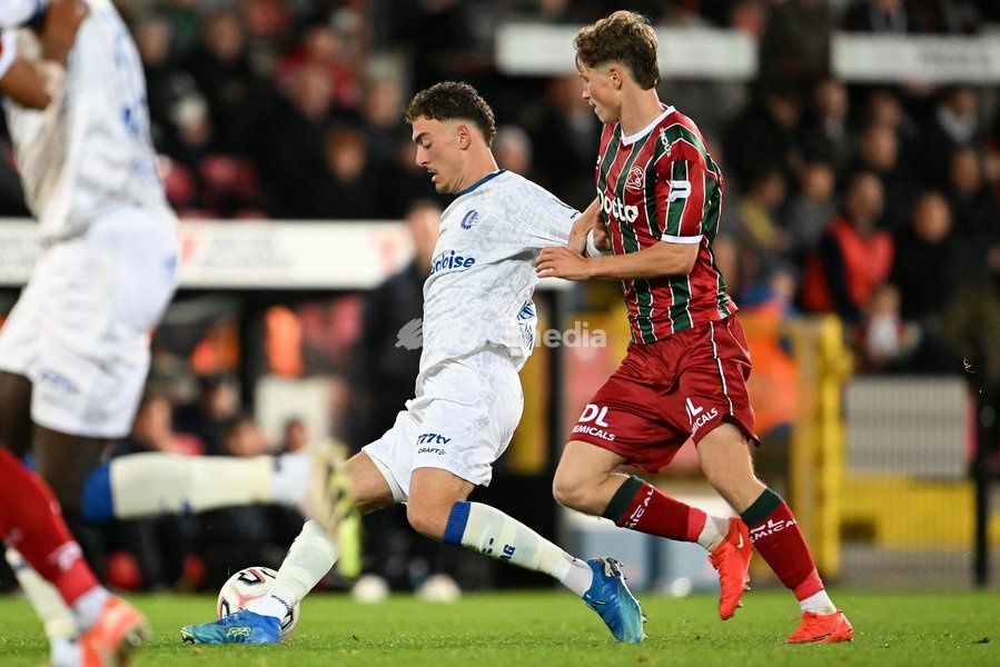 Gent's Mathias Delorge and Essevee's Thomas Claes pictured in action during a soccer match between SV Zulte Waregem and Kaa Gent, Saturday 10 October 2026 in Waregem, on day 8 of the 2026-2027 'Jupiler Pro League' first division of the Belgian championship, in Waregem
