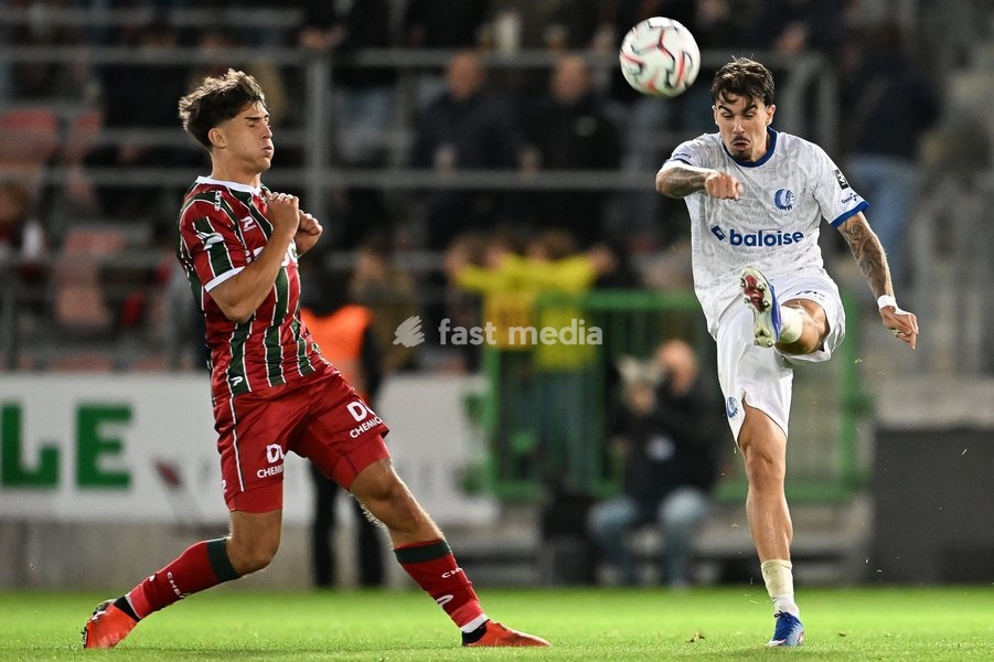 Essevee's Tobias Hedl and Gent's Tiago Araujo pictured in action during a soccer match between SV Zulte Waregem and Kaa Gent, Saturday 10 October 2026 in Waregem, on day 8 of the 2026-2027 'Jupiler Pro League' first division of the Belgian championship, in Waregem