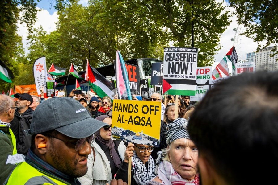 Pro-Palestine demonstrators took to the streets of Central London for the National March for Palestine, marking three years since the war in Gaza began in October 2023. Participants marched in solidarity with Palestinians, carrying Palestinian flags, banners and placards calling for an end to the…