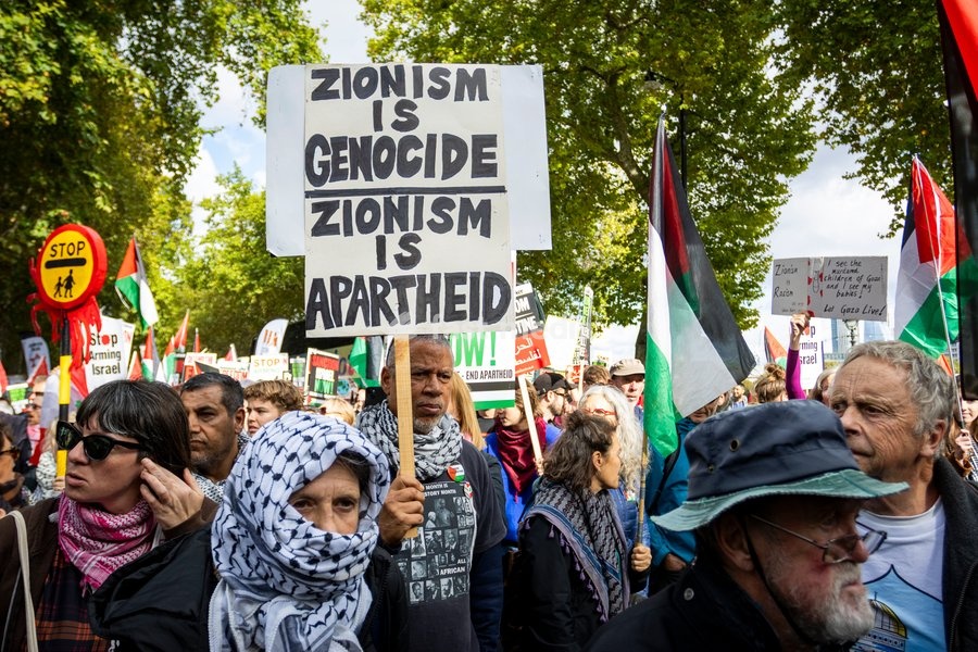 Pro-Palestine demonstrators took to the streets of Central London for the National March for Palestine, marking three years since the war in Gaza began in October 2023. Participants marched in solidarity with Palestinians, carrying Palestinian flags, banners and placards calling for an end to the…