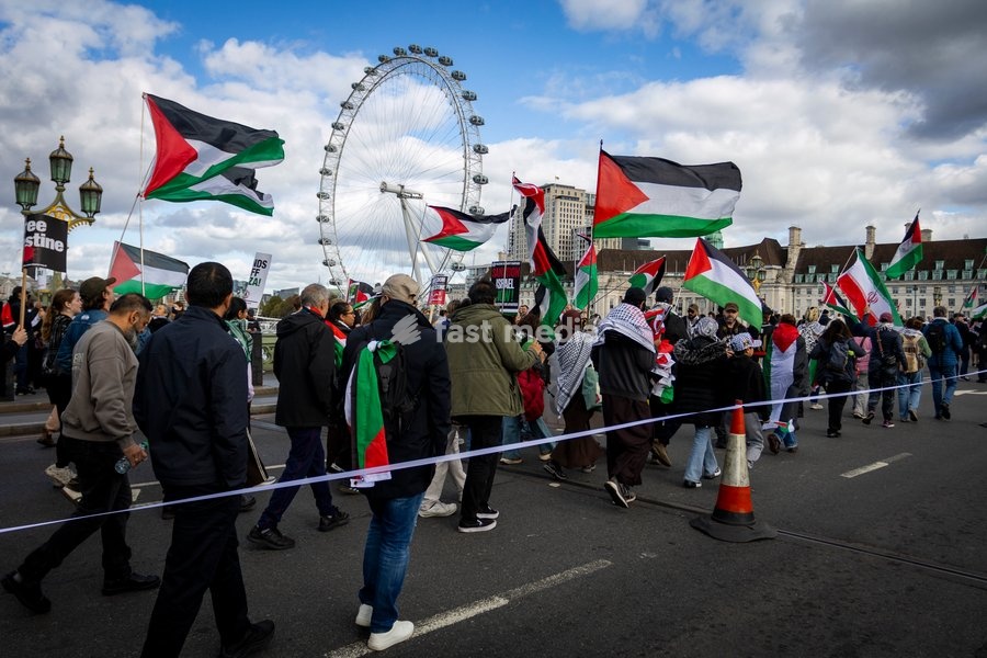Pro-Palestine demonstrators took to the streets of Central London for the National March for Palestine, marking three years since the war in Gaza began in October 2023. Participants marched in solidarity with Palestinians, carrying Palestinian flags, banners and placards calling for an end to the…