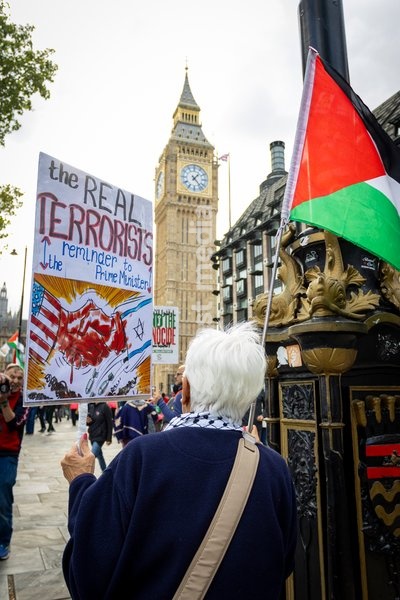 Pro-Palestine demonstrators took to the streets of Central London for the National March for Palestine, marking three years since the war in Gaza began in October 2023. Participants marched in solidarity with Palestinians, carrying Palestinian flags, banners and placards calling for an end to the…