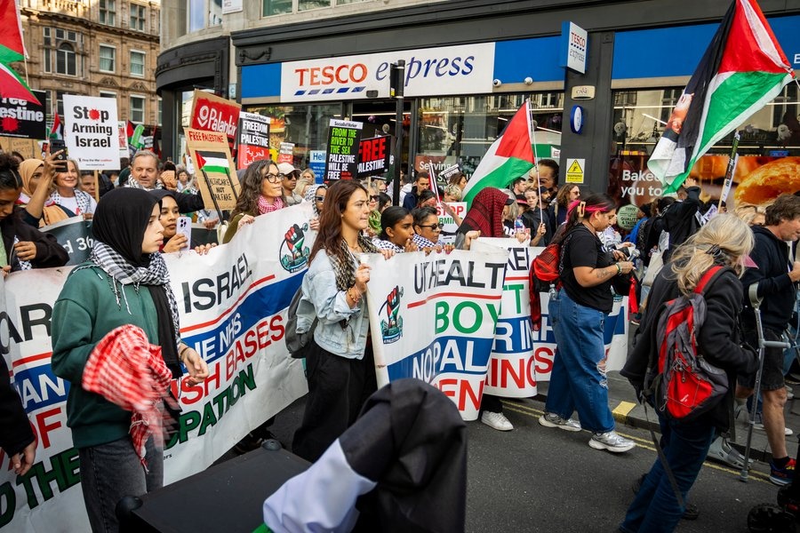 Pro-Palestine demonstrators took to the streets of Central London for the National March for Palestine, marking three years since the war in Gaza began in October 2023. Participants marched in solidarity with Palestinians, carrying Palestinian flags, banners and placards calling for an end to the…