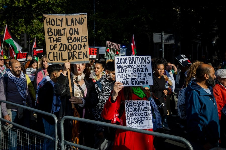 Pro-Palestine demonstrators took to the streets of Central London for the National March for Palestine, marking three years since the war in Gaza began in October 2023. Participants marched in solidarity with Palestinians, carrying Palestinian flags, banners and placards calling for an end to the…