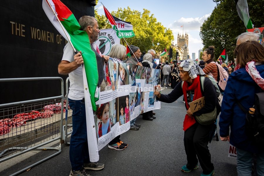 Pro-Palestine demonstrators took to the streets of Central London for the National March for Palestine, marking three years since the war in Gaza began in October 2023. Participants marched in solidarity with Palestinians, carrying Palestinian flags, banners and placards calling for an end to the…