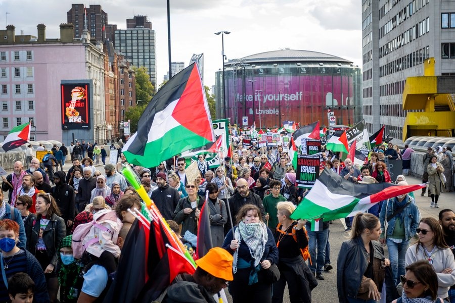 Pro-Palestine demonstrators took to the streets of Central London for the National March for Palestine, marking three years since the war in Gaza began in October 2023. Participants marched in solidarity with Palestinians, carrying Palestinian flags, banners and placards calling for an end to the…